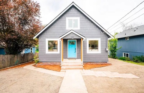 Retsil Maison | Port Orchard Retreat- 5 Minutes from Downtown