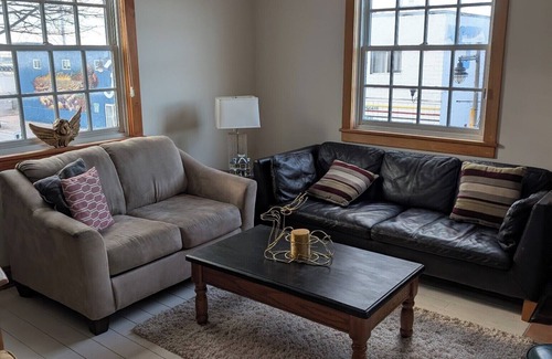 Port Stanley Cottage | Charming 4-bedroom lakeside cottage with AC and WiFi in serene Port Stanley