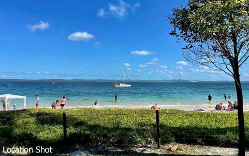 Nelson Bay Maison | Port Stephens Home walk to the Beach and Town Centre