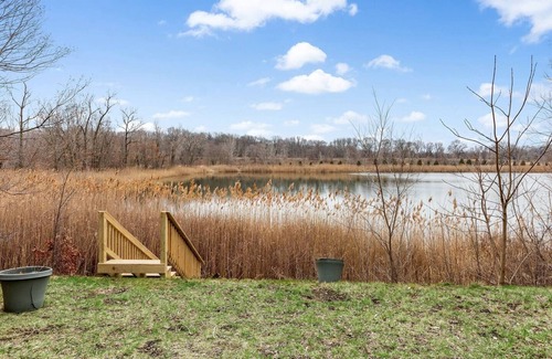 Portage Maison | Portage Indiana Dunes 3 bedroom Duplex Plaza Upper A