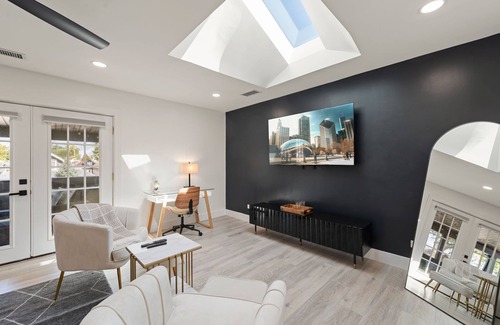 Chicago Maison | Portage Park /Theater/Deck/Game Room/Gym/Arcade