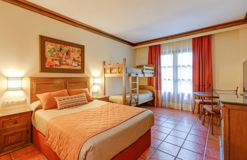 Salou Station Balnéaire | PortAventura Hotel El Paso - Includes unlimited access to PortAventura Park & 1 access to Ferrari Land