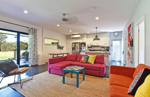 Keinbah Maison | Porter Place at Poppy Hill Farm