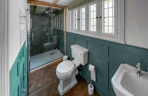 Great Saling Maison | Porters Hall