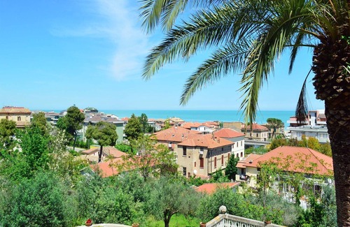Silvi Maison | Portion de l'art nouveau villa avec jardin à 200m de la mer et du centre de Silv
