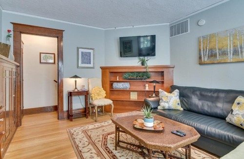 Hollywood District Maison | Portland Getaway - Walk to Hollywood Theatre!