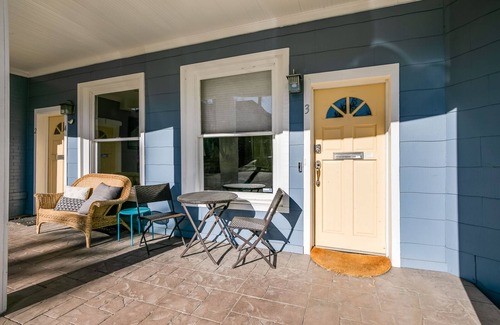 Newlands Appartement | Portland Place 1- 5min walk→PearlSt | 1000mbps | 55"TV | King | W/D
