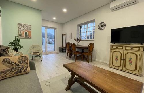 Vilarinho Appartement | Porto Area, Poolside Sunsets of Vila Boa