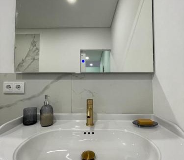 Vilarinho Appartement | Porto Area, Poolside Sunsets of Vila Boa