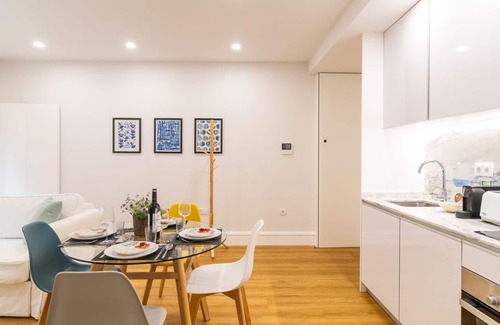 Lordelo do Ouro e Massarelos Appartement | Porto River Flat w/ Patio by LovelyStay