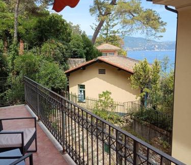 Pedale Appartement | Portofino Seaview Apartment, 50 meters from the beach, free parking, air conditioning