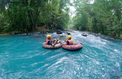 Katira Appartement | posada familiar rio celeste vista río celeste