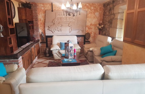 Los Corrales de Buelna Hôtel | POSADA RESTAURANTE MEDIEVAL EL MANJON