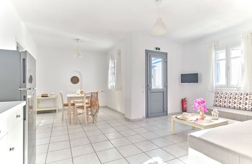 Piso Livadi Maison | Maison Poseidon avec vue mer panoramique, à 50m de la plage de sable de Logaras