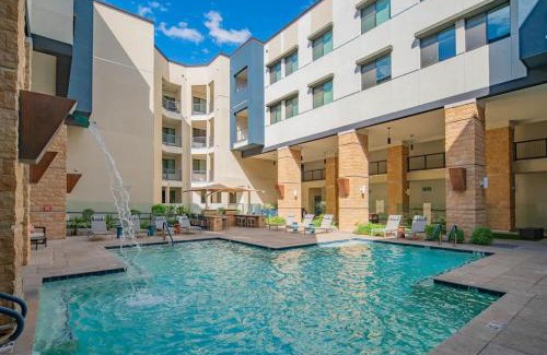 North Scottsdale Appartement | Posh 2BR Kierland Commons, TPC Golf, Pool, Gym, W-D