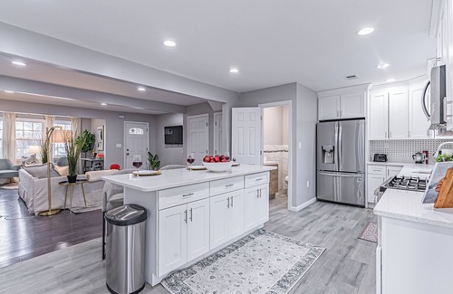 Plainfield Maison | Posh Living Spacious 4-bedroom Duplex in lovely Plainfield