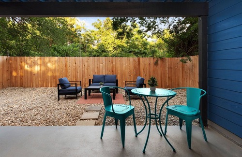 South Lamar Maison | Posh & Serene 2BR w Private Patio
