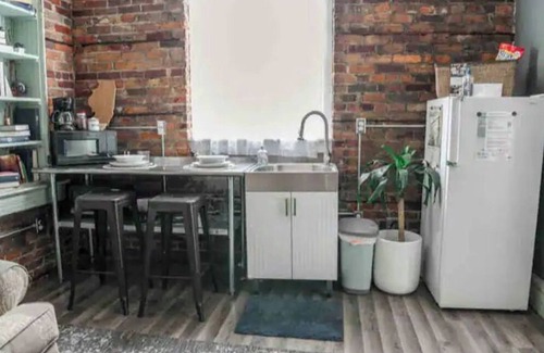 El Paso Appartement | Post Office Suite Downtown near Walking Trails, Ice Cream Parlor, Antique Malls