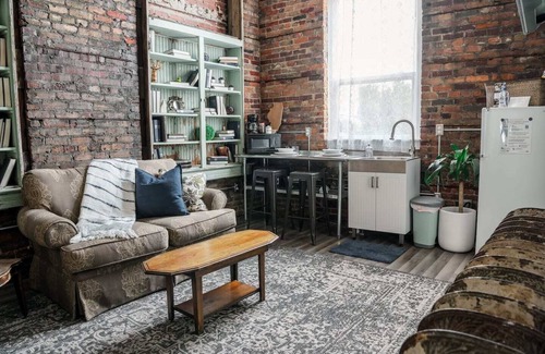 El Paso Appartement | Post Office Suite Downtown near Walking Trails, Ice Cream Parlor, Antique Malls