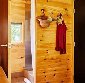 Asheboro Autre | Postcard Cabins Asheboro