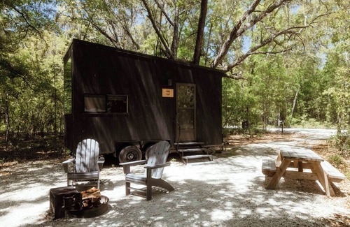 Navasota Cabine | Postcard Cabins Brazos Valley