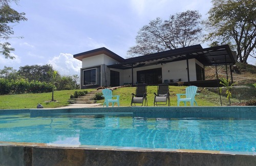 Potrero Maison | Potrero Hills CR, 10 min away from beautiful beaches!