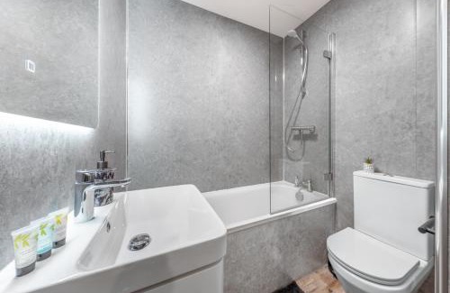 Potters Bar Appartement | Potters Bar - FREE Parking - Private Bathroom - Netflix - 4 mins walk to station - 20 mins DIRECT TRAINS TO LONDON