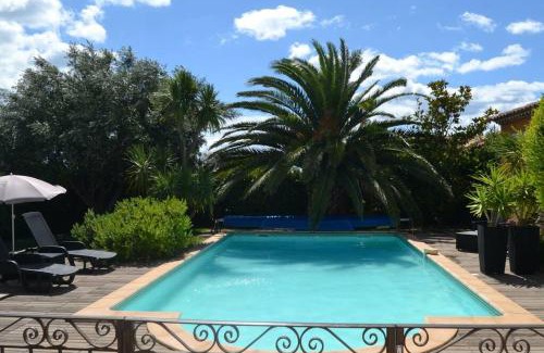 Meze Appartement | "POUR VOUS" studio dans villa avec piscine