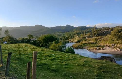 Pedras Grandes Cabine | Pousada Vale das Pedras 01