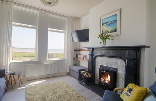 Powfoot Maison | Pow-Wow Shore Cottage