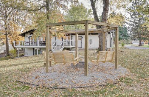 Powell Maison | Powell Home with Fire Pit - 5 Mi to Columbus Zoo!