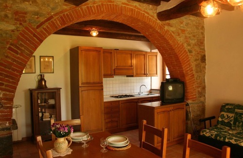 Podere Viti Appartement | POZZONOVO - IL CILIEGIO