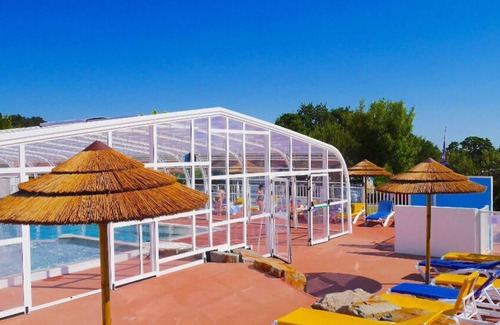 Les Moutiers-en-Retz Maison | Près de la plage | Mobil-home confort + TV