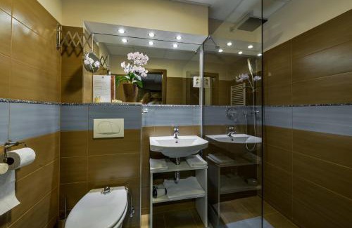 Alsopeteny Maison | Prónay-kastély