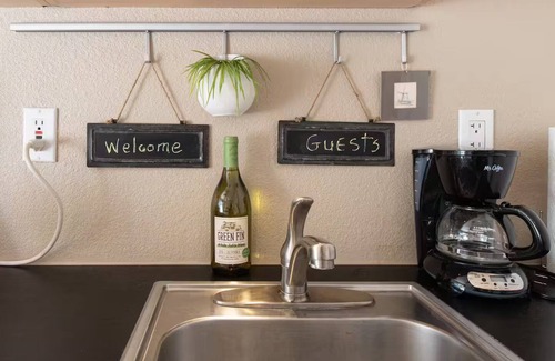 North Mountain Appartement | Practice Tiny House Living, with large gardens!
