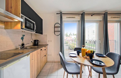 Montevrain Appartement | Prague - 10min de Disneyland Paris / Parking privé