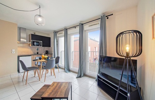 Montevrain Appartement | Prague - 10min de Disneyland Paris / Parking privé