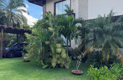 Itacimirim Maison | Beautiful house in Praia do Forte Bahia! It has a volleyball court and games room!