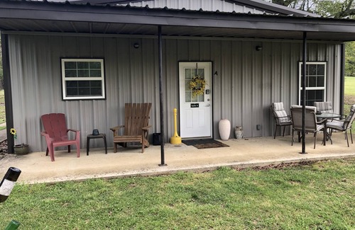 Mena Cottage | Prairie Creek Cottage-'A'-WiFi / pavé / cour pour animaux de compagnie / pêche / kayaks / 4 couchages COTTAGE A