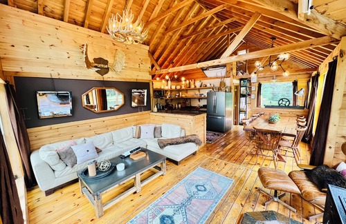 Downsville Maison | Pravite Cottage in the Woods