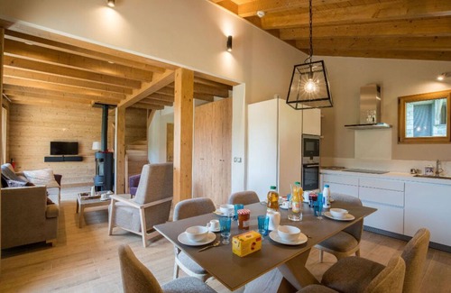 Praz-sur-Arly Chalet De Ski | Praz-sur-Arly | Sleeps 6 | Vues imprenables