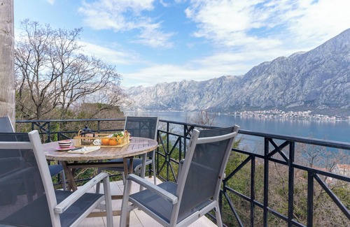 Prcanj Appartement | Prcanj hill apt with sea view terrace
