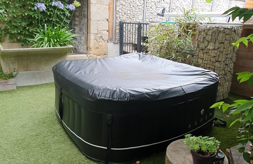Saint-Etienne-de-Fontbellon Maison | Jolie maison jusqu'à 12 personnes, avec piscine et espace jeux pour les enfants
