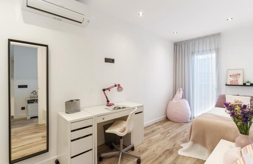 Sant Pol De Mar Maison | Amplia casa con terraza y garaje privado en el centro urbano