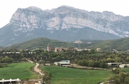 El Pueyo de Araguas Appartement | Preciosas Vistas a La Montaña, Luminoso y Acogedor