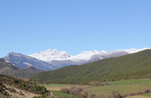 El Pueyo de Araguas Appartement | Preciosas Vistas a La Montaña, Luminoso y Acogedor