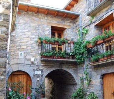 El Pueyo de Araguas Appartement | Preciosas Vistas a La Montaña, Luminoso y Acogedor