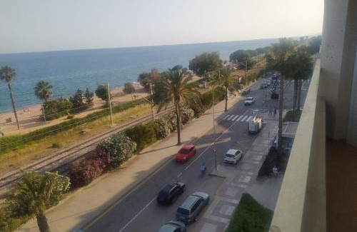 Pineda de Mar Appartement | Precioso apartamento en primera linea de mar Beautiful apartment on the first line of the sea