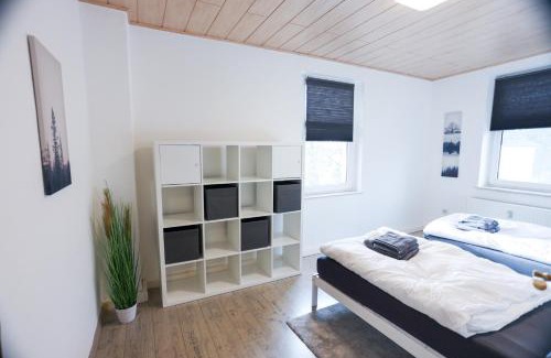 Neupetershain Nord Appartement | Preiswerte Apartments für Monteure, WLAN, Smart-TV & kostenfreie Parkplätze
