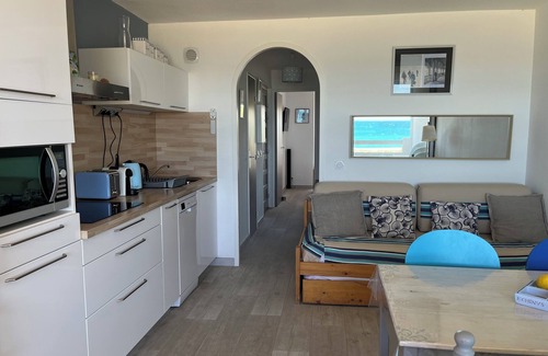 Plage d'Argeles Appartement | Première Ligne sur la Plage Piscine Vue mer Les Pieds Dans L'eau!